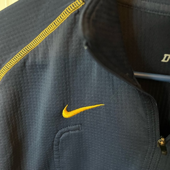 Mens M Nike West Virginia WVU quarter zip. In great condition! - Picture 4 of 7